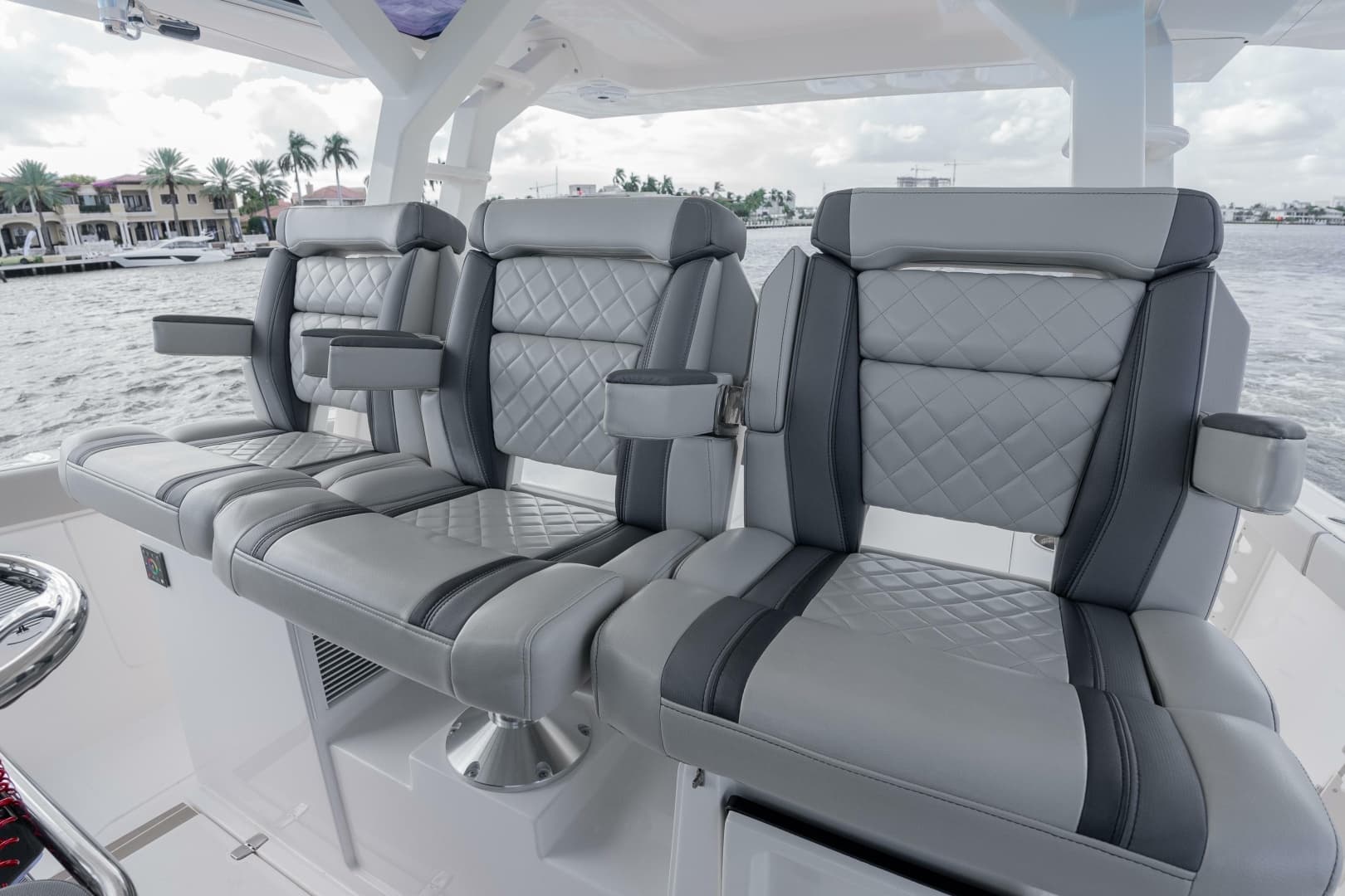 2022 Pursuit S 428 Sport