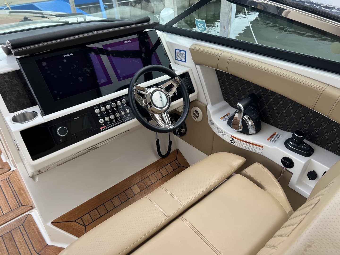 2020 Sea Ray 350 SLX