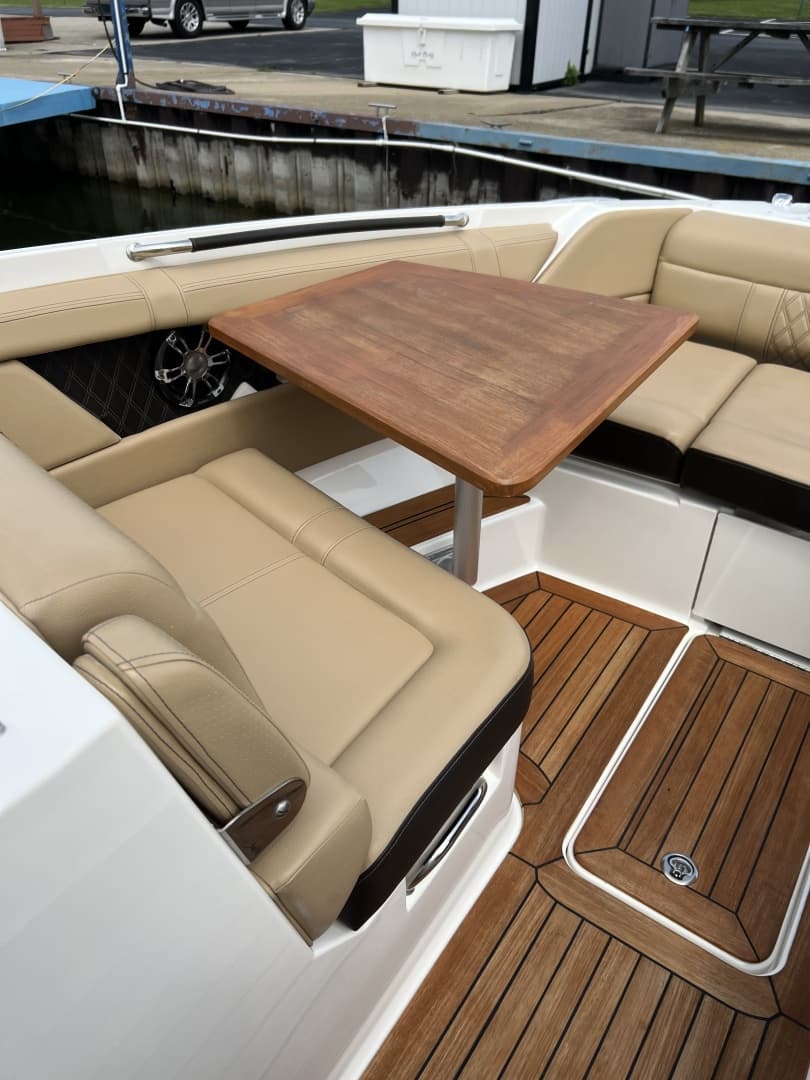 2020 Sea Ray 350 SLX