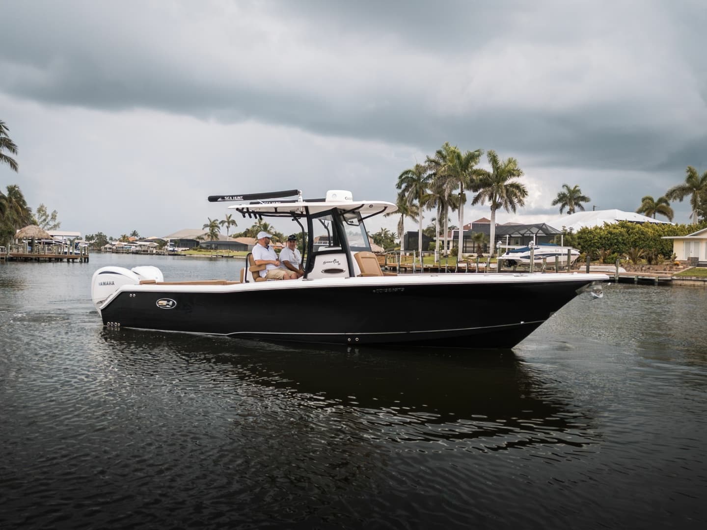 2022 Sea Hunt Gamefish 30 Coffin Box