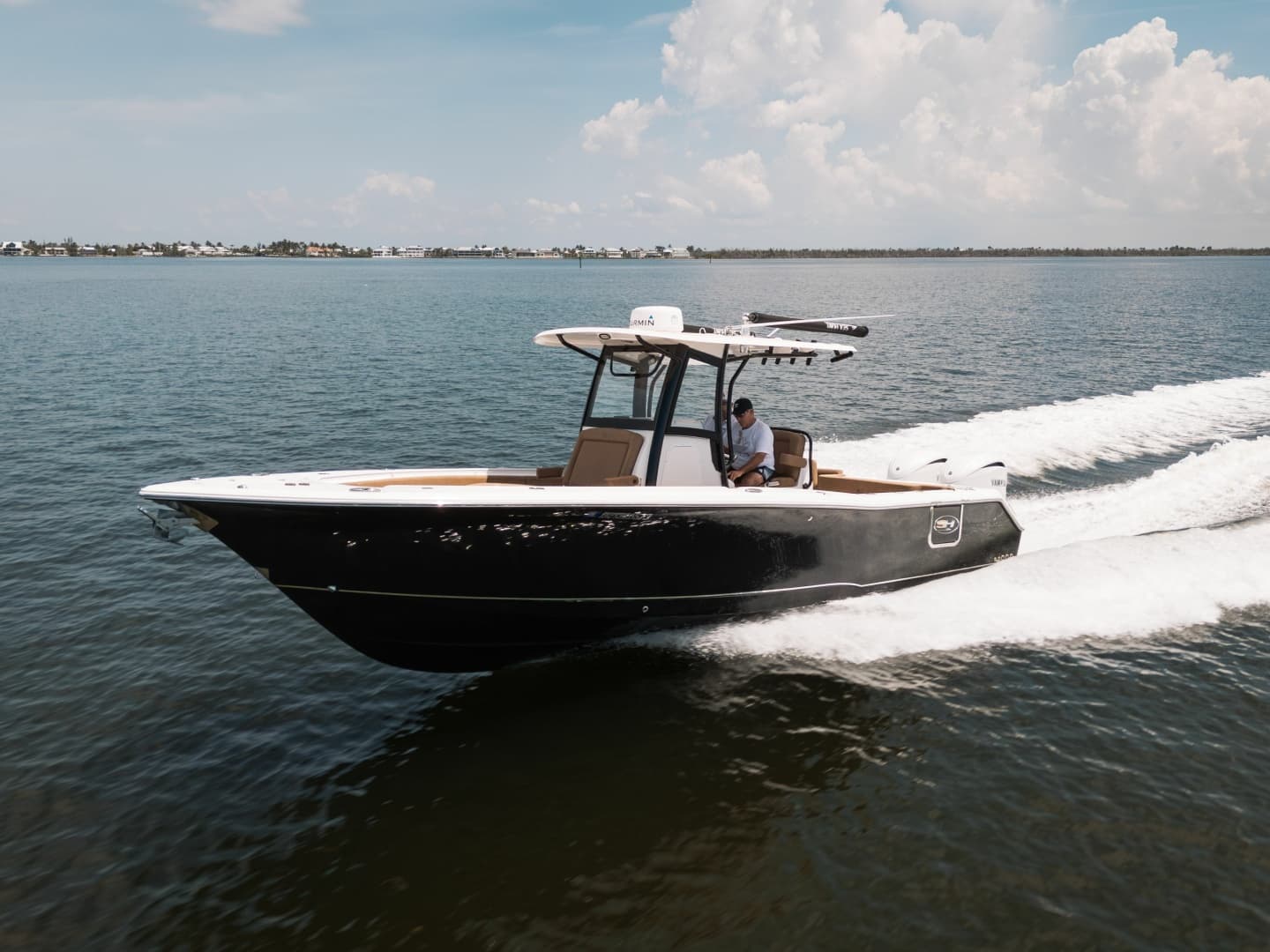 2022 Sea Hunt Gamefish 30 Coffin Box