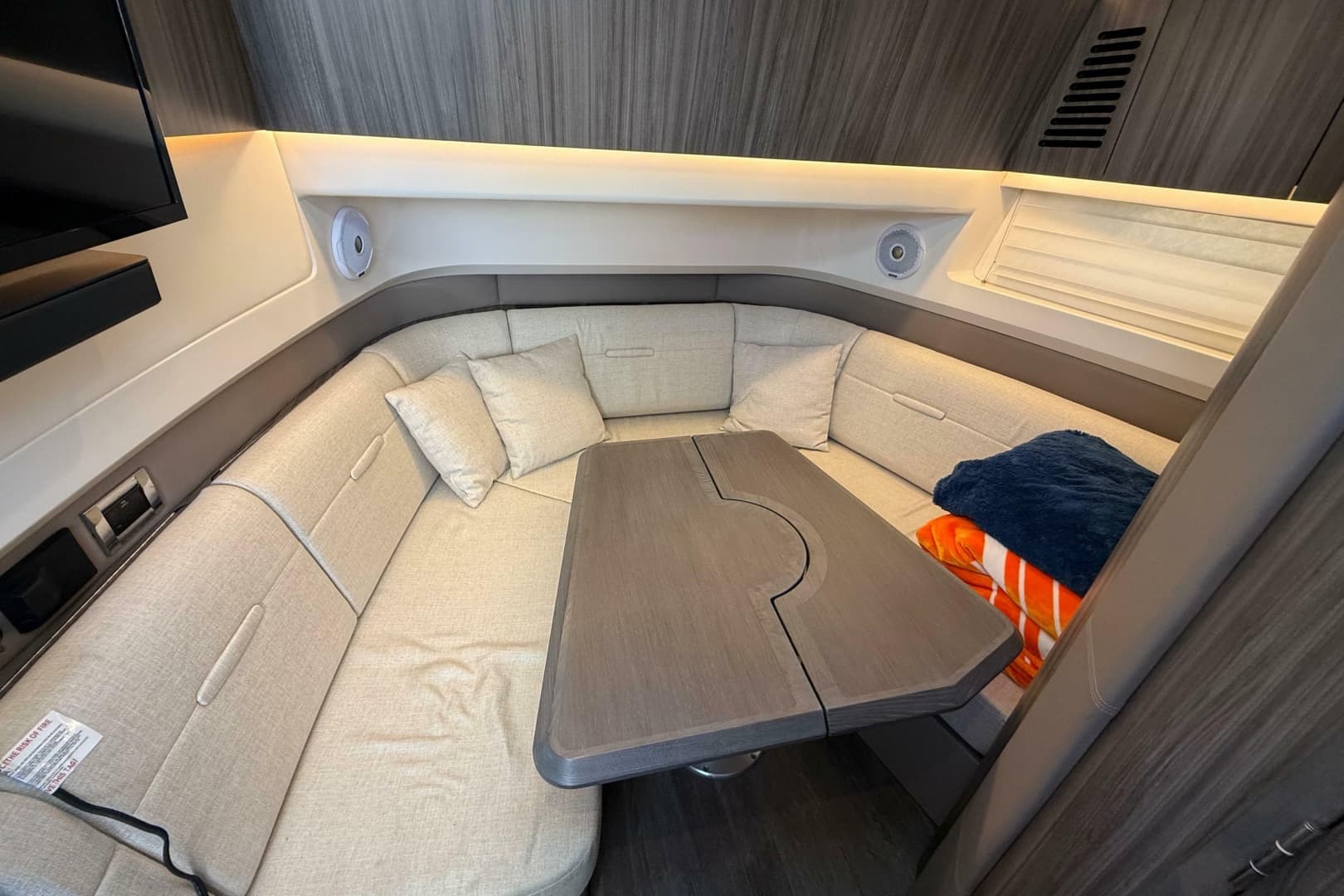 2022 Sea Ray SLX 400