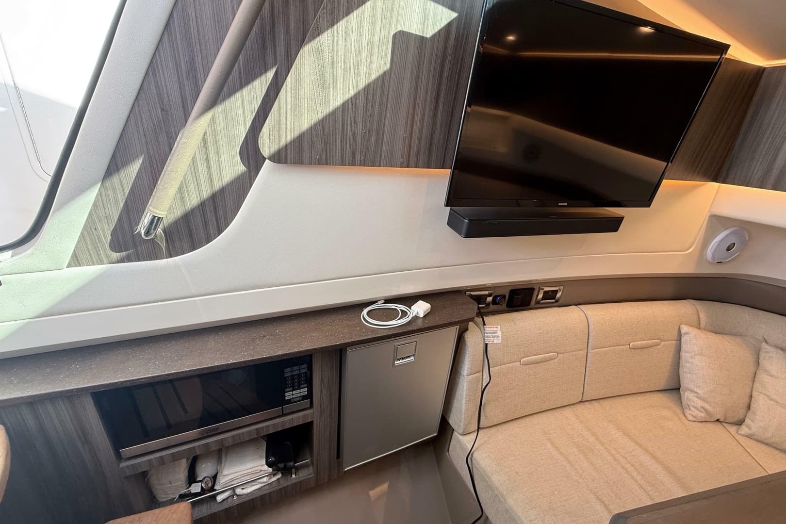 2022 Sea Ray SLX 400