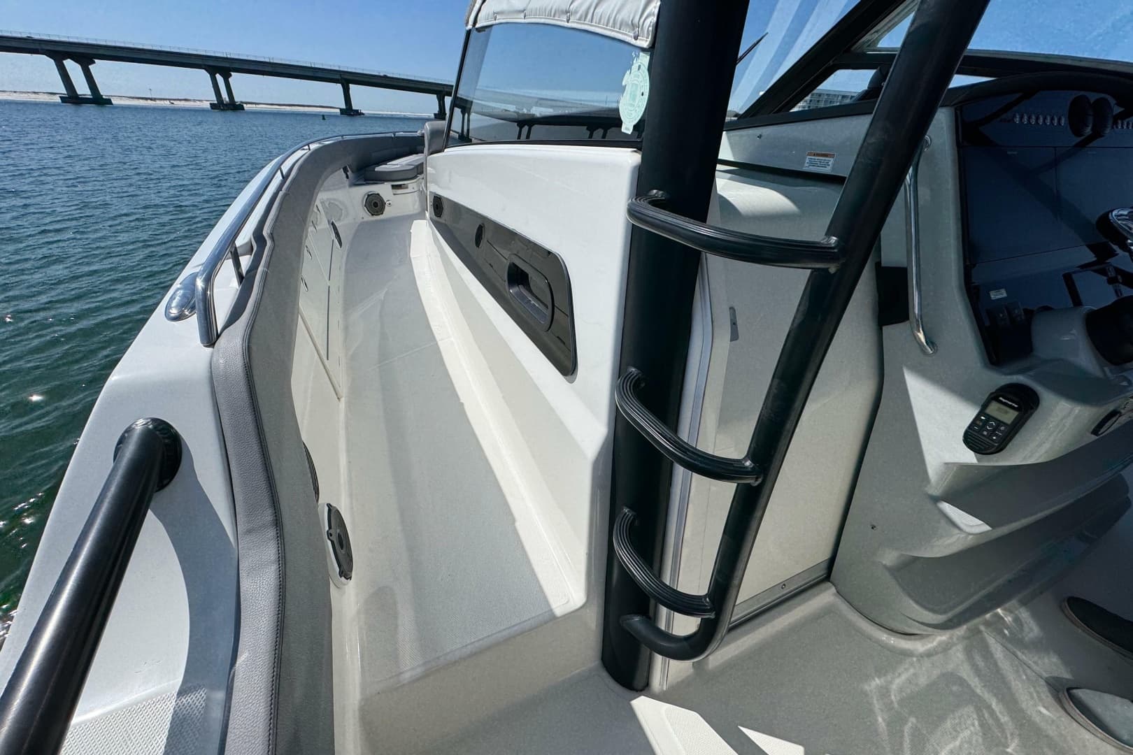 2021 Boston Whaler 420 Outrage