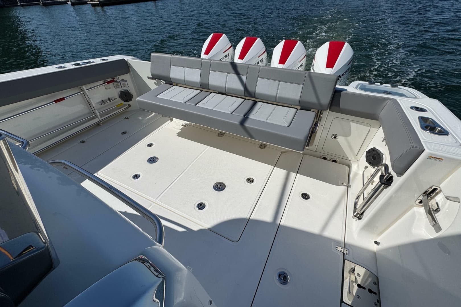 2021 Boston Whaler 420 Outrage