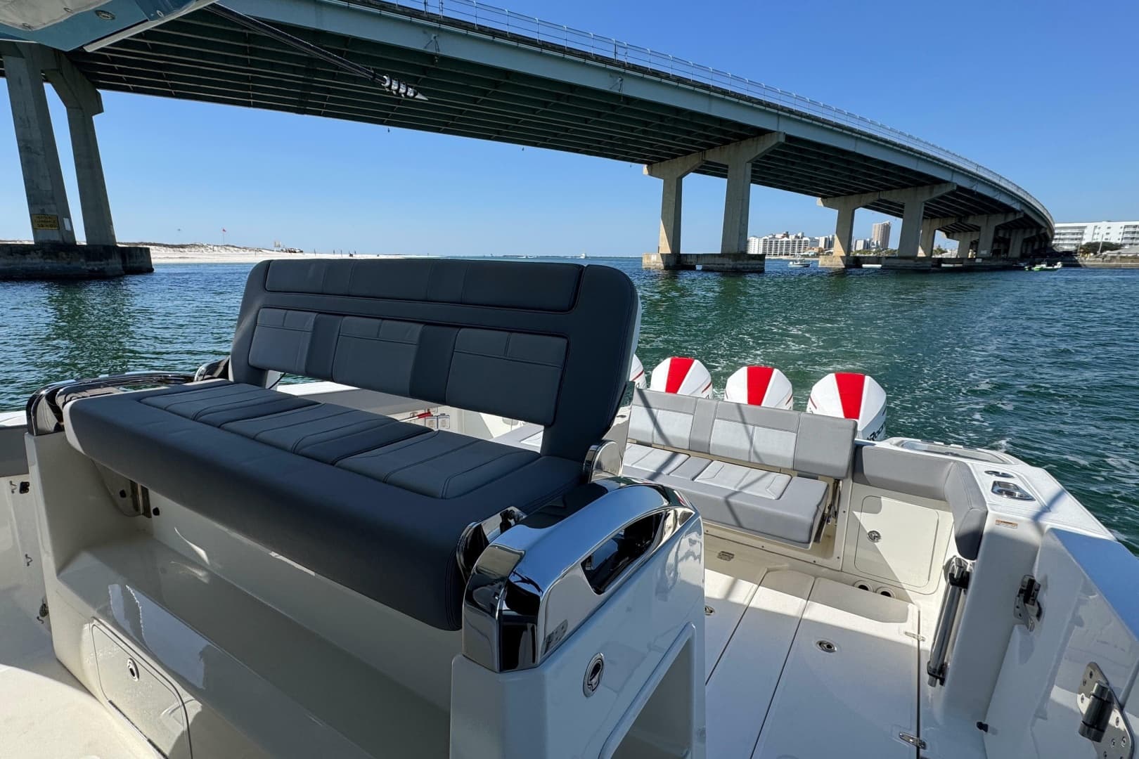 2021 Boston Whaler 420 Outrage