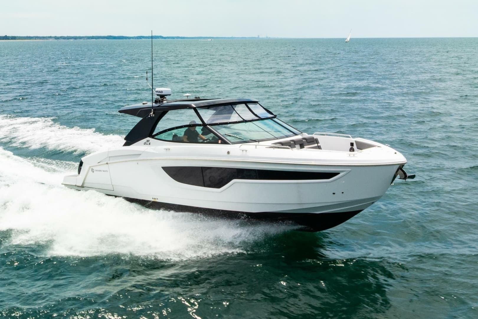 2021 Cruisers Yachts 38 GLS OB