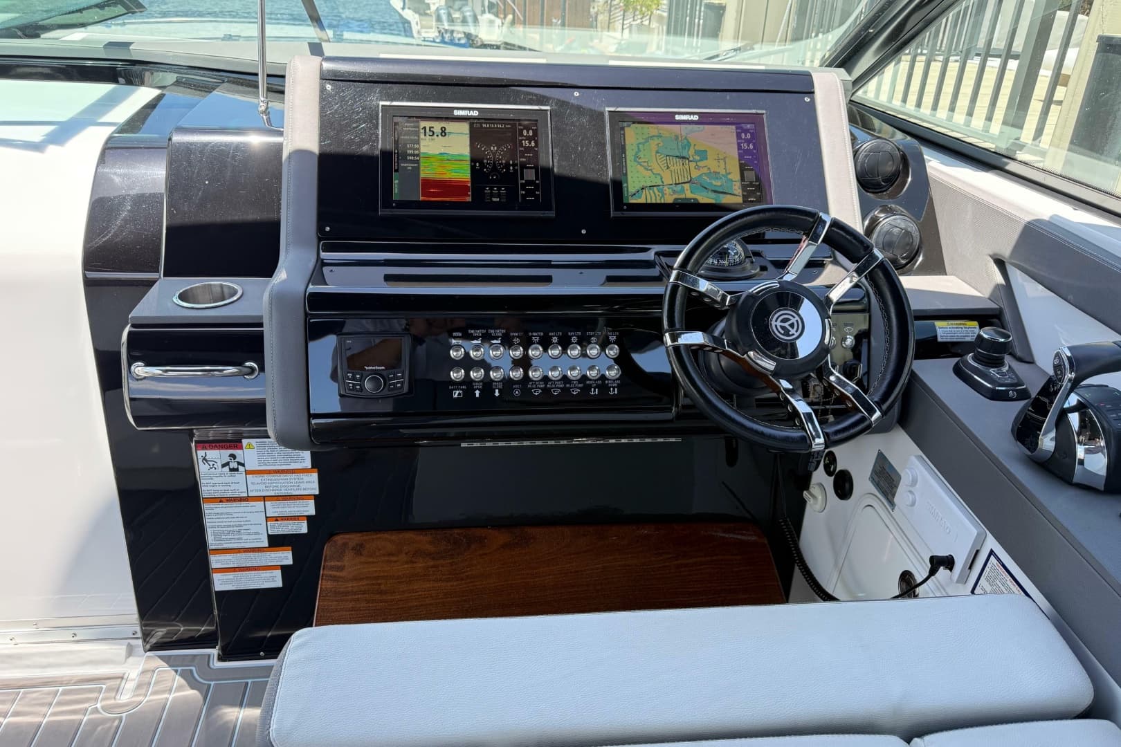 2021 Cruisers Yachts 38 GLS OB