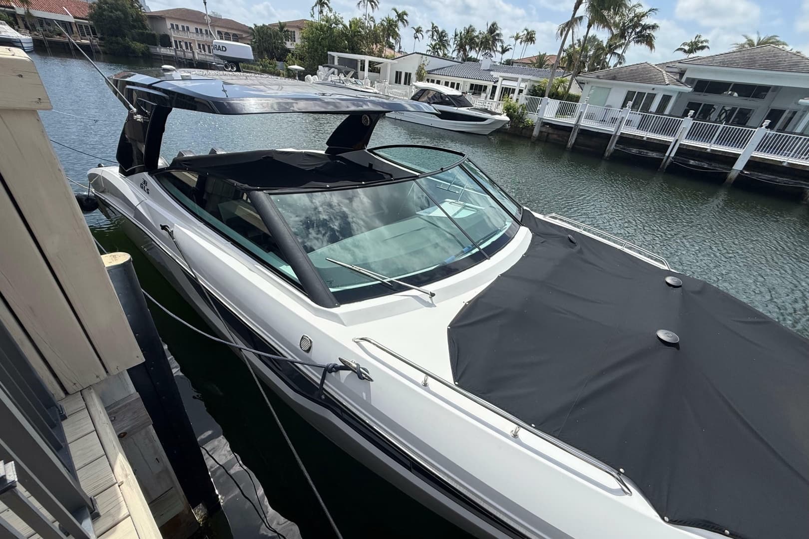 2021 Cruisers Yachts 38 GLS OB