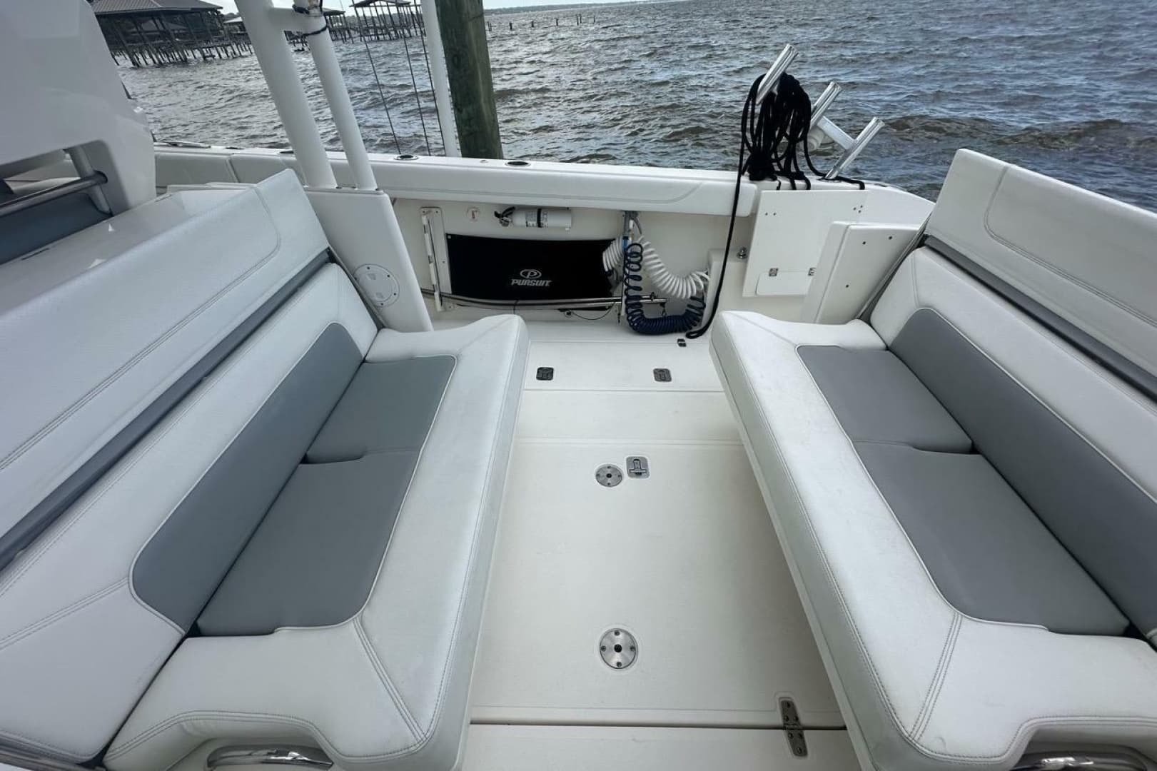 2021 Pursuit S 328 Sport