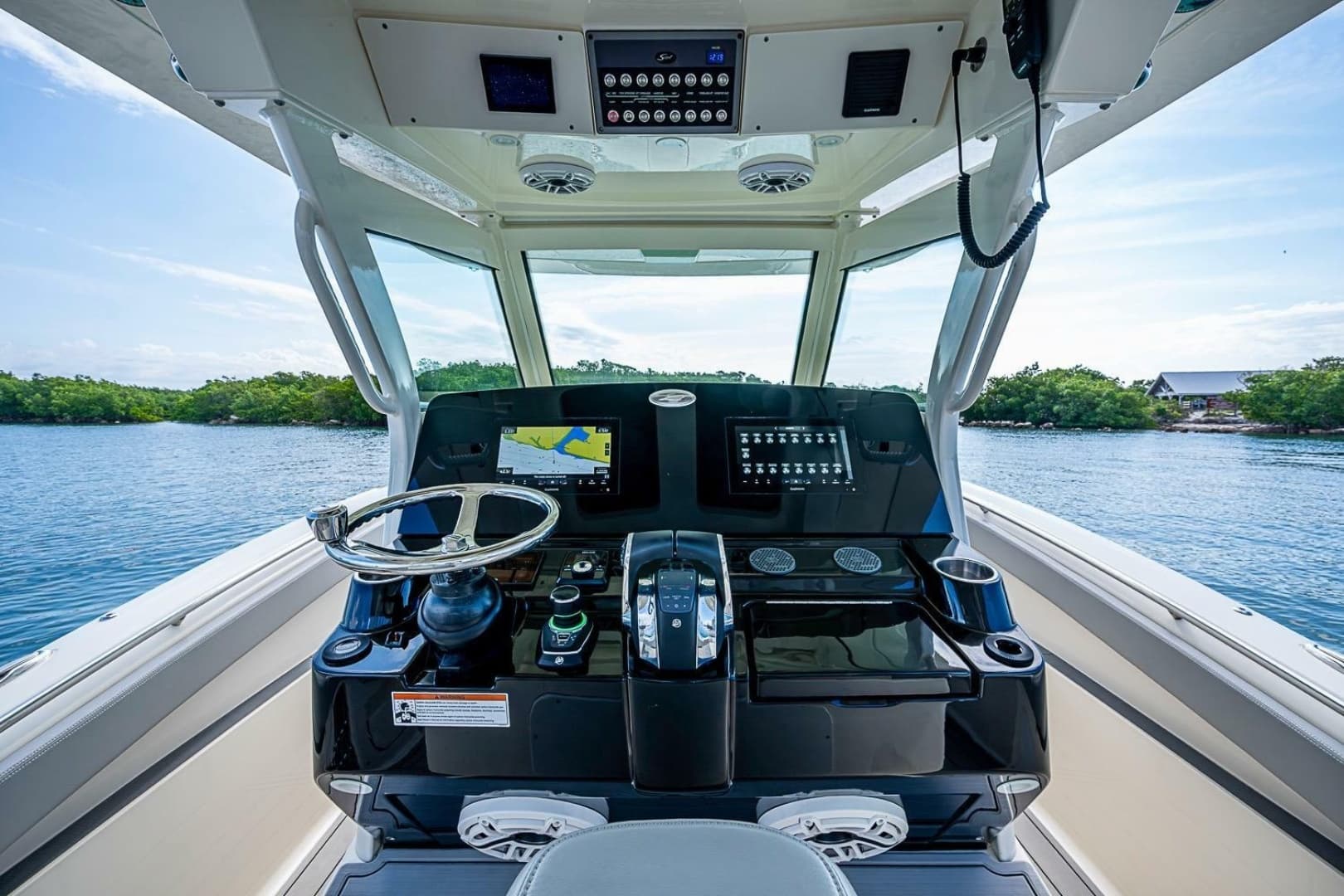 2021 Scout 330 LXF