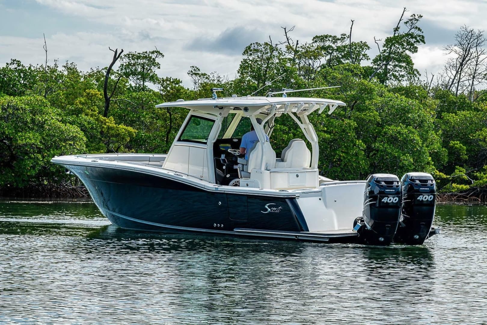 2021 Scout 330 LXF