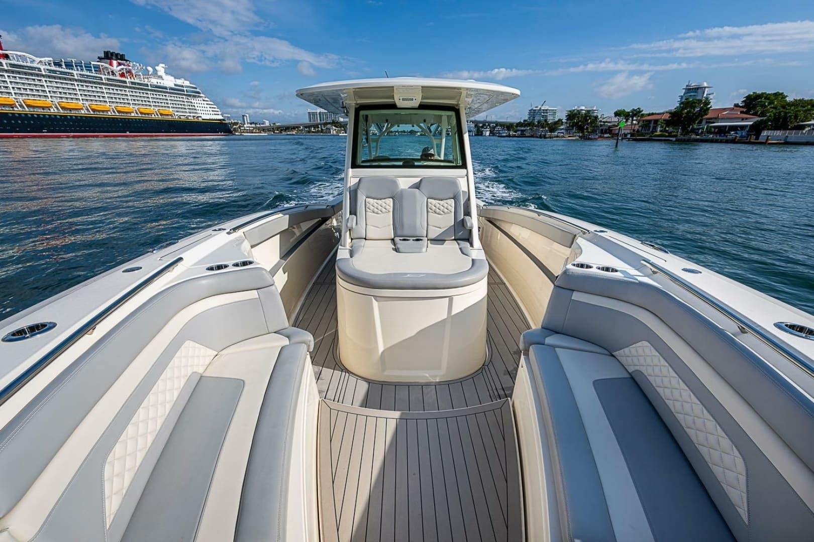 2021 Scout 330 LXF