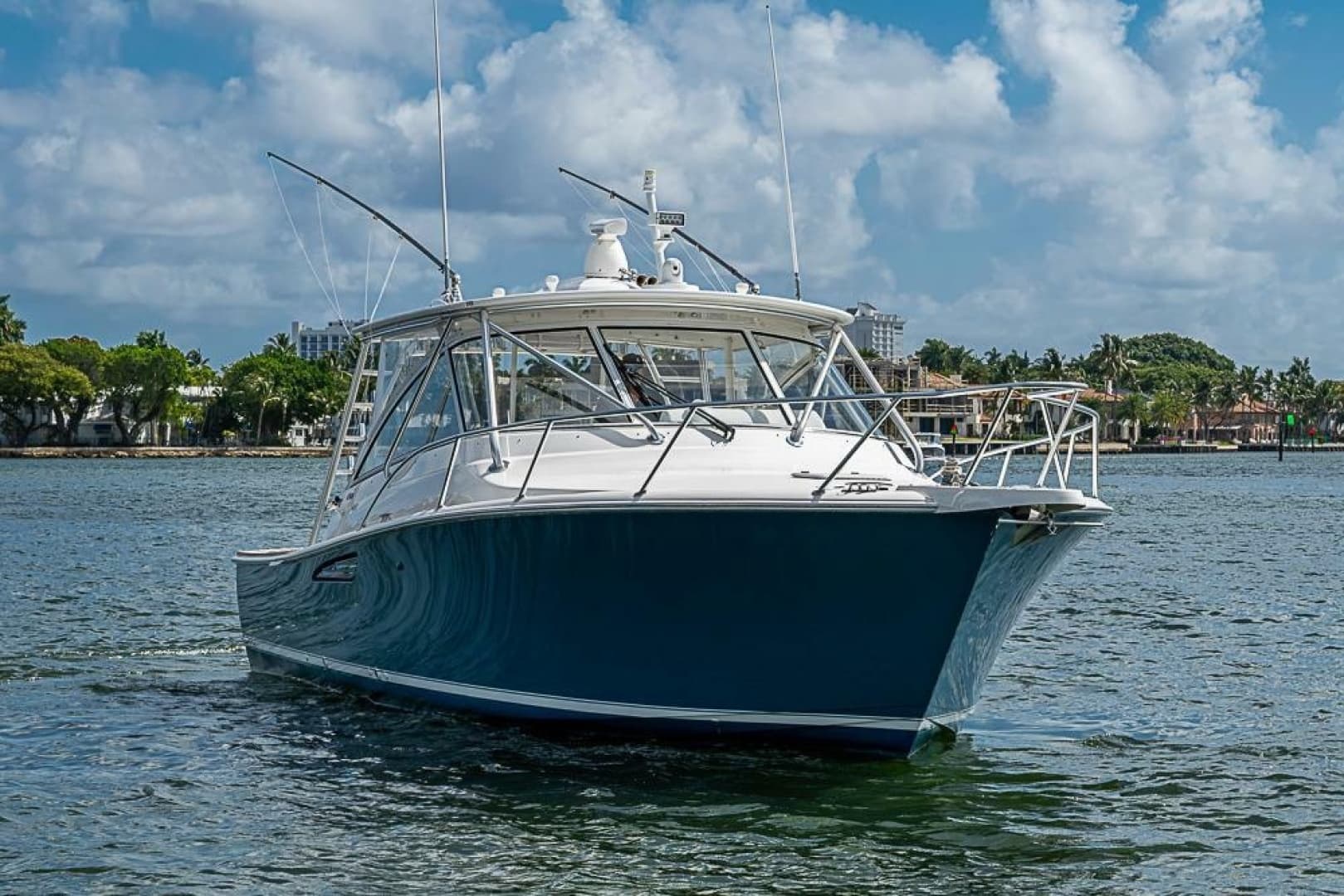 2021 Viking 38 Open
