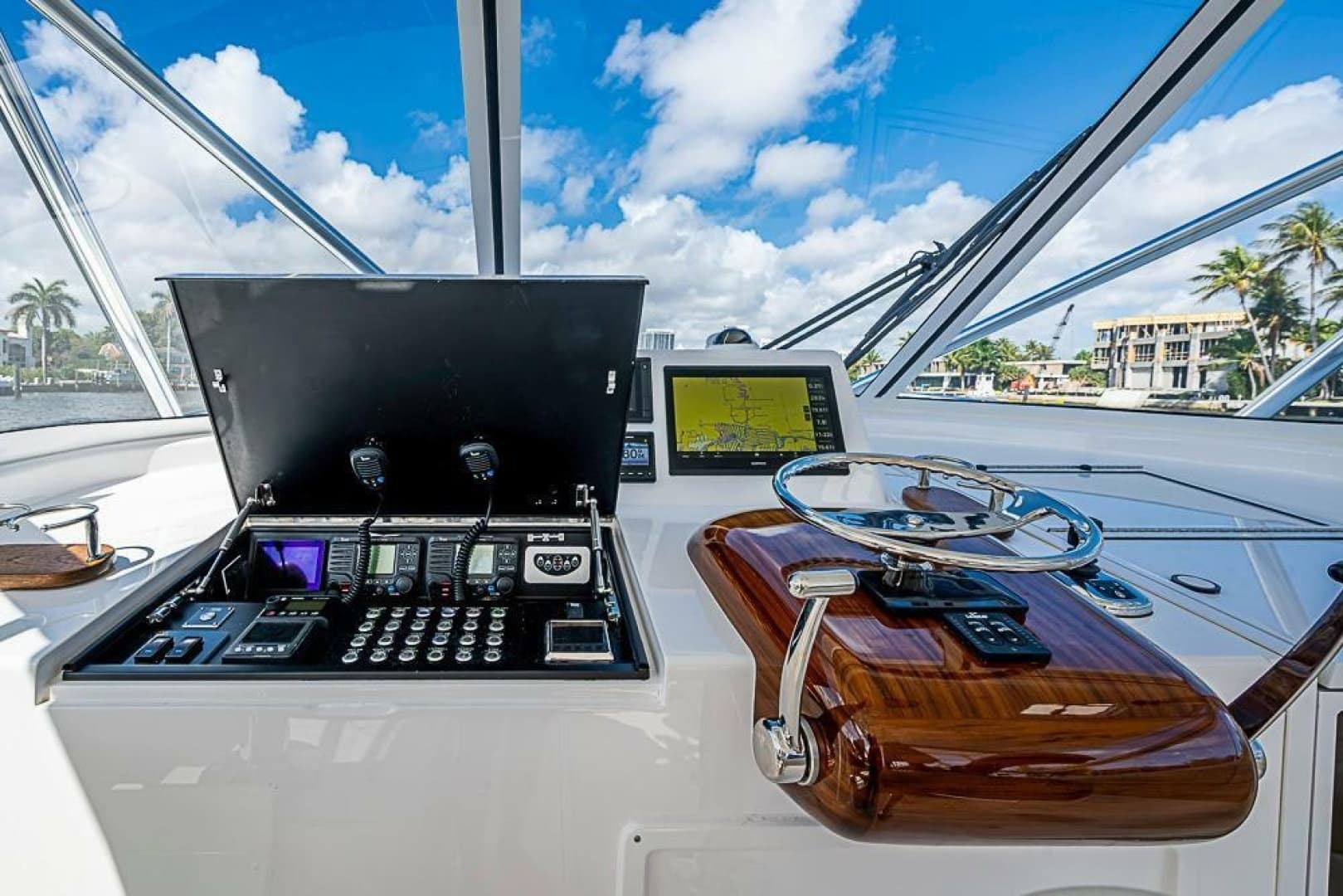 2021 Viking 38 Open