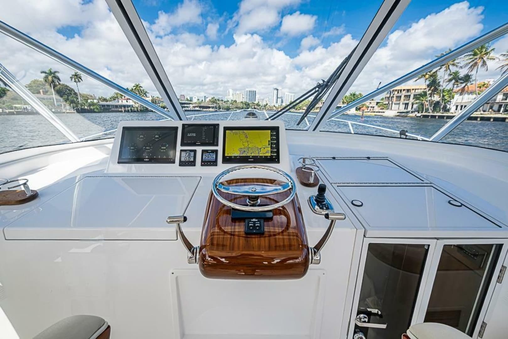 2021 Viking 38 Open