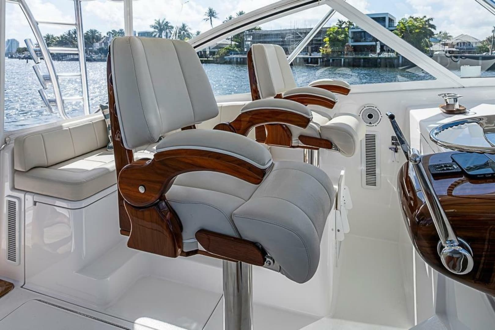 2021 Viking 38 Open