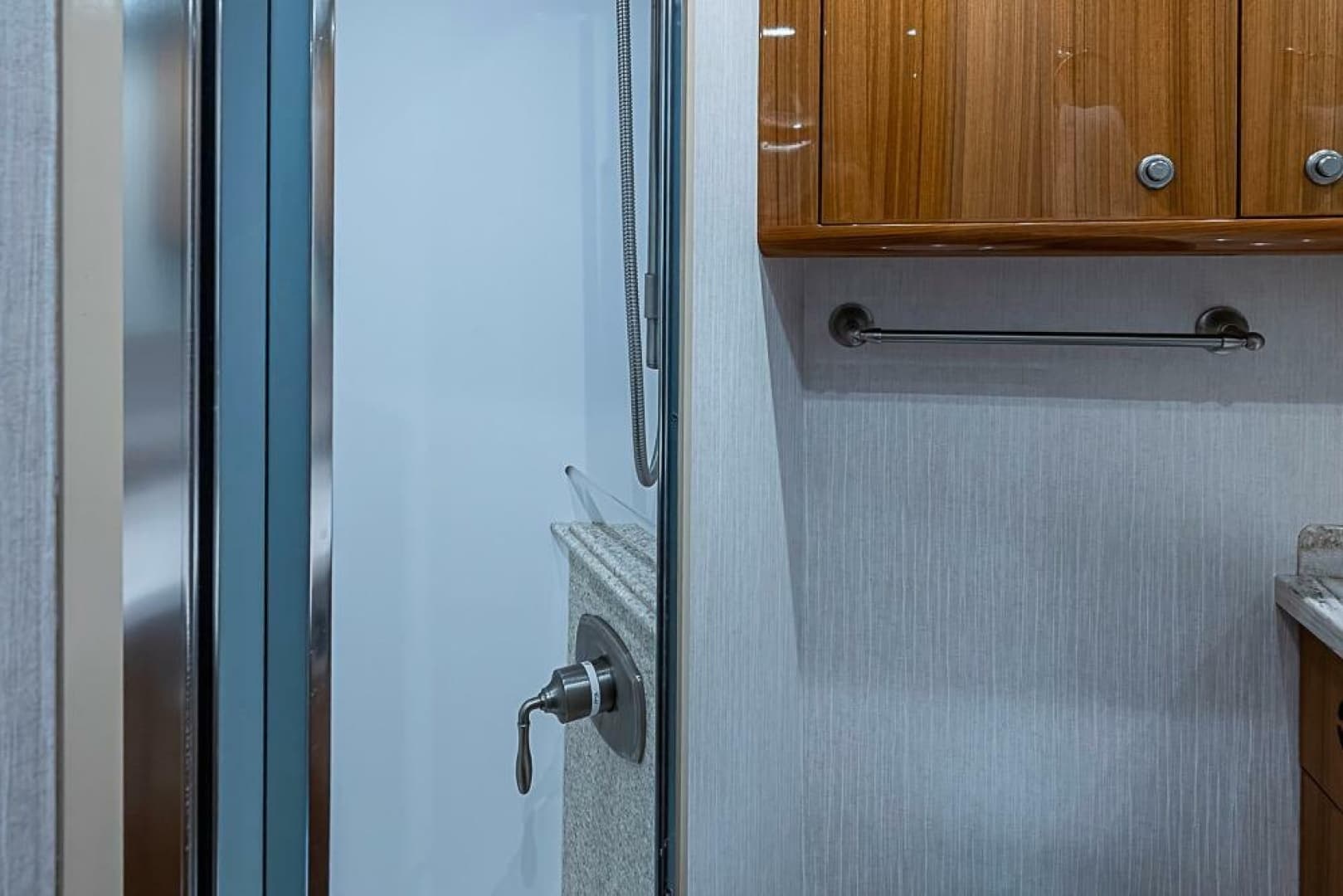 2021 Viking 38 Open