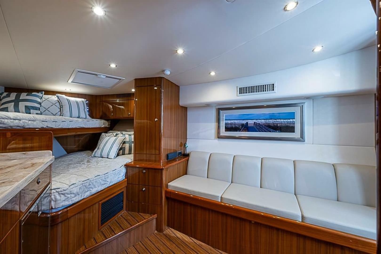 2021 Viking 38 Open