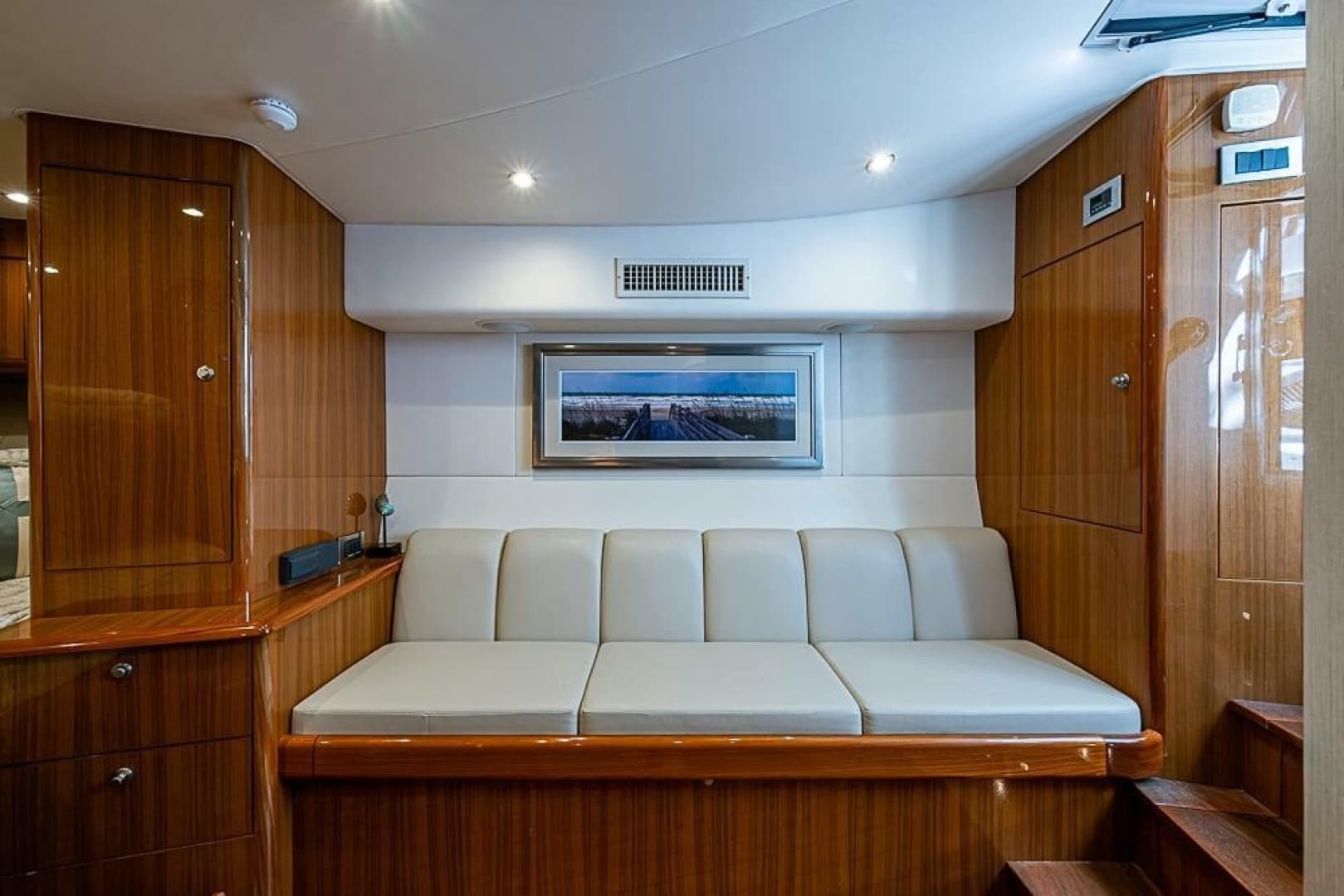 2021 Viking 38 Open