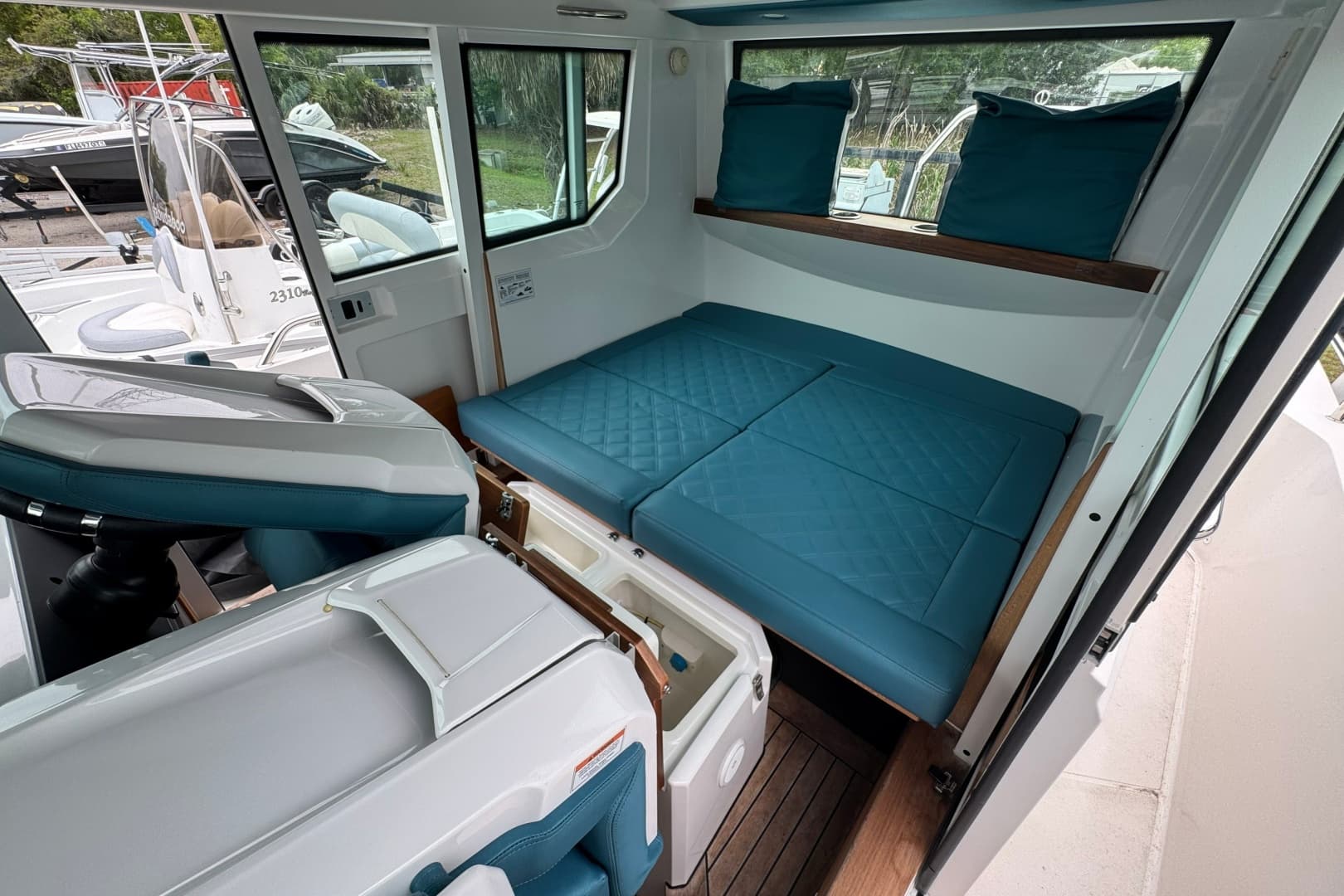 2020 Axopar 28 Cabin