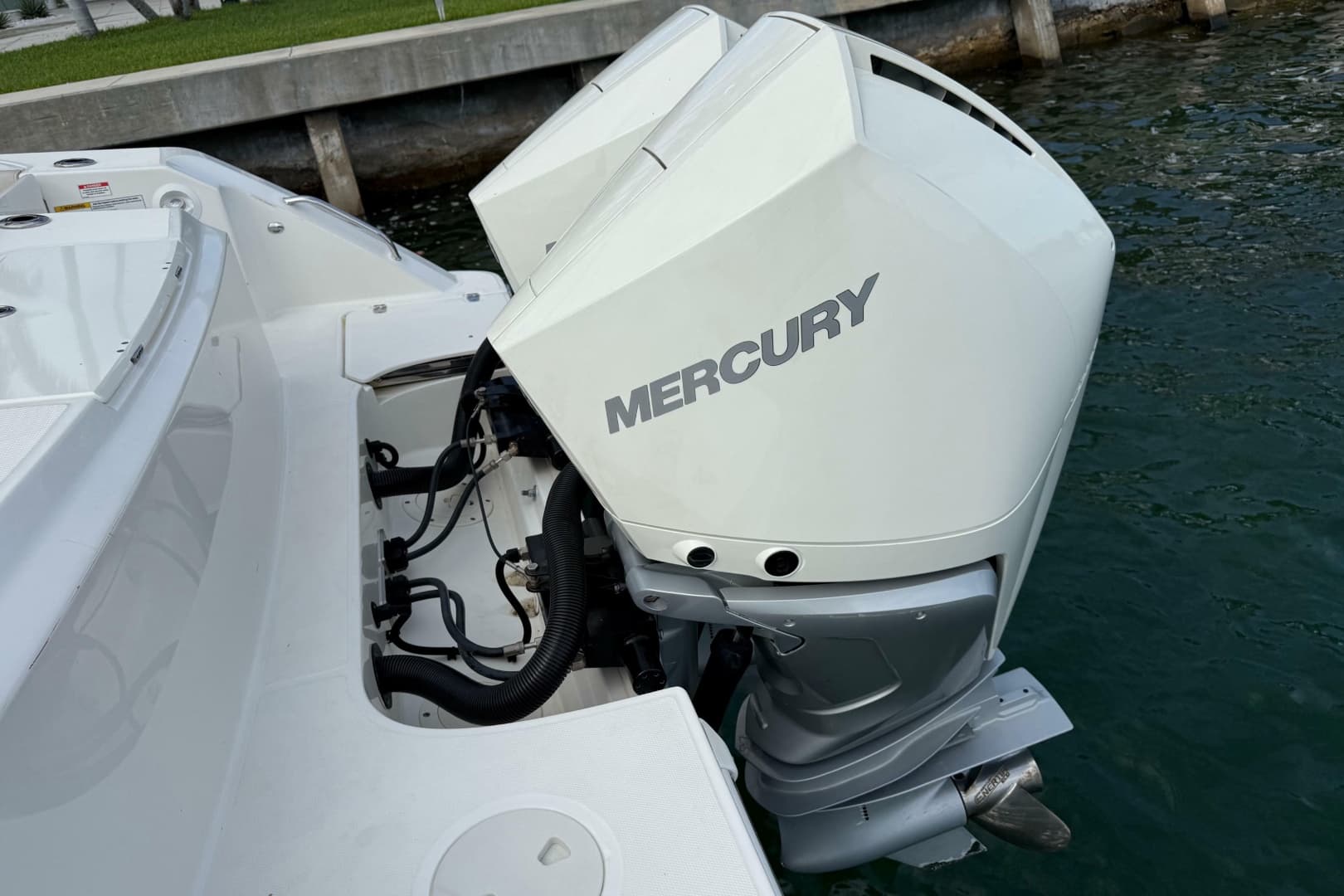 2020 Boston Whaler 330 Outrage