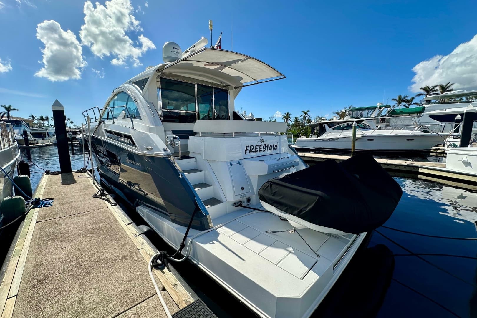 2020 Cruisers Yachts 50 Cantius