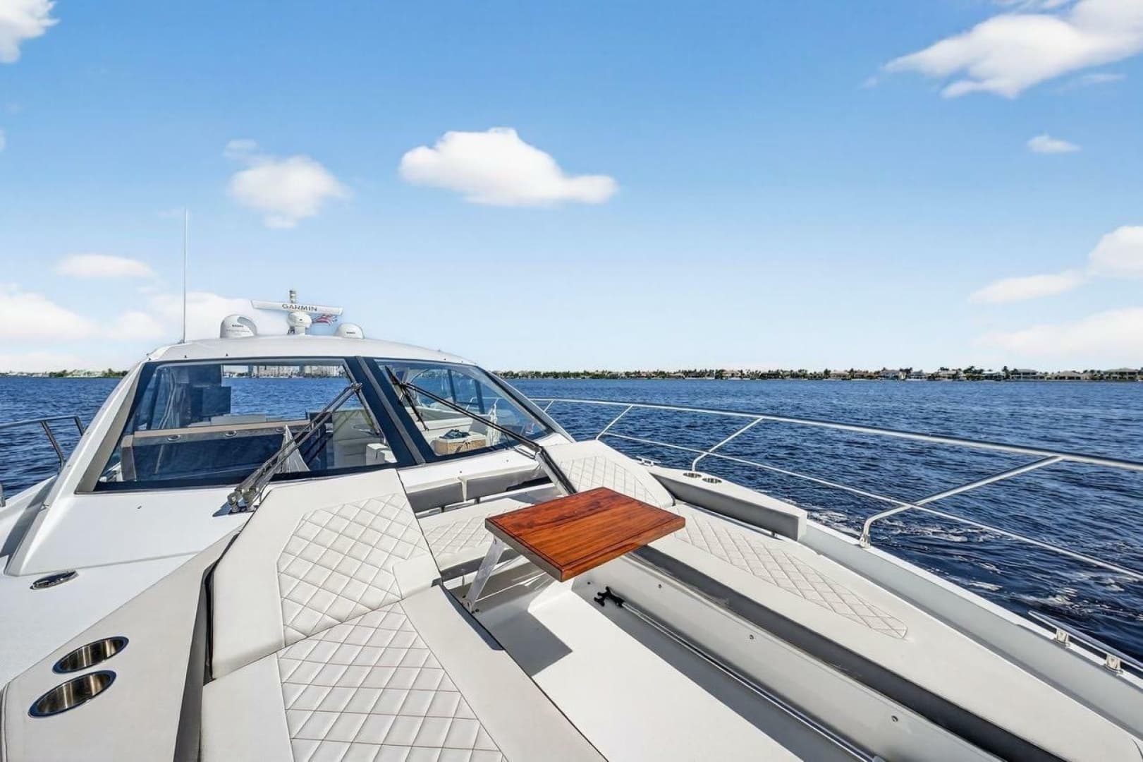 2020 Cruisers Yachts 50 Cantius