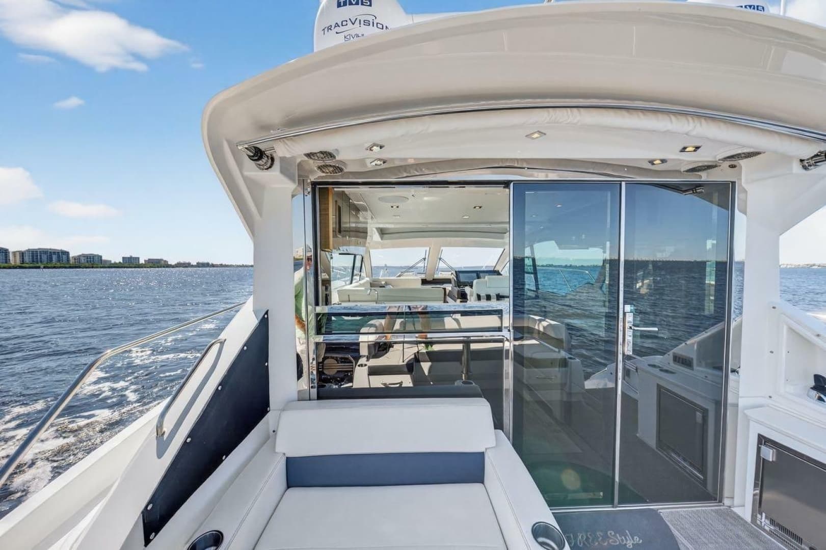 2020 Cruisers Yachts 50 Cantius