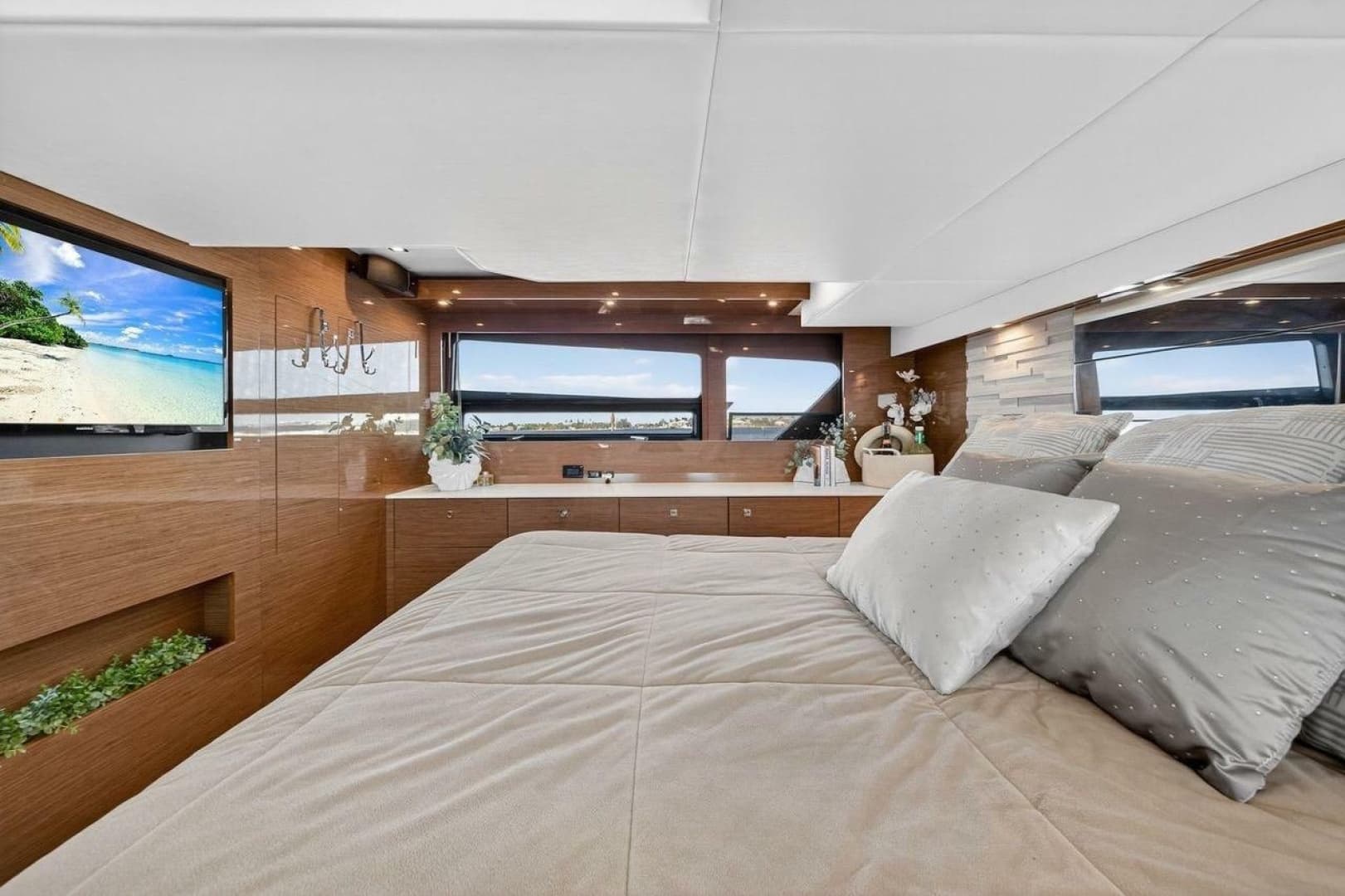 2020 Cruisers Yachts 50 Cantius