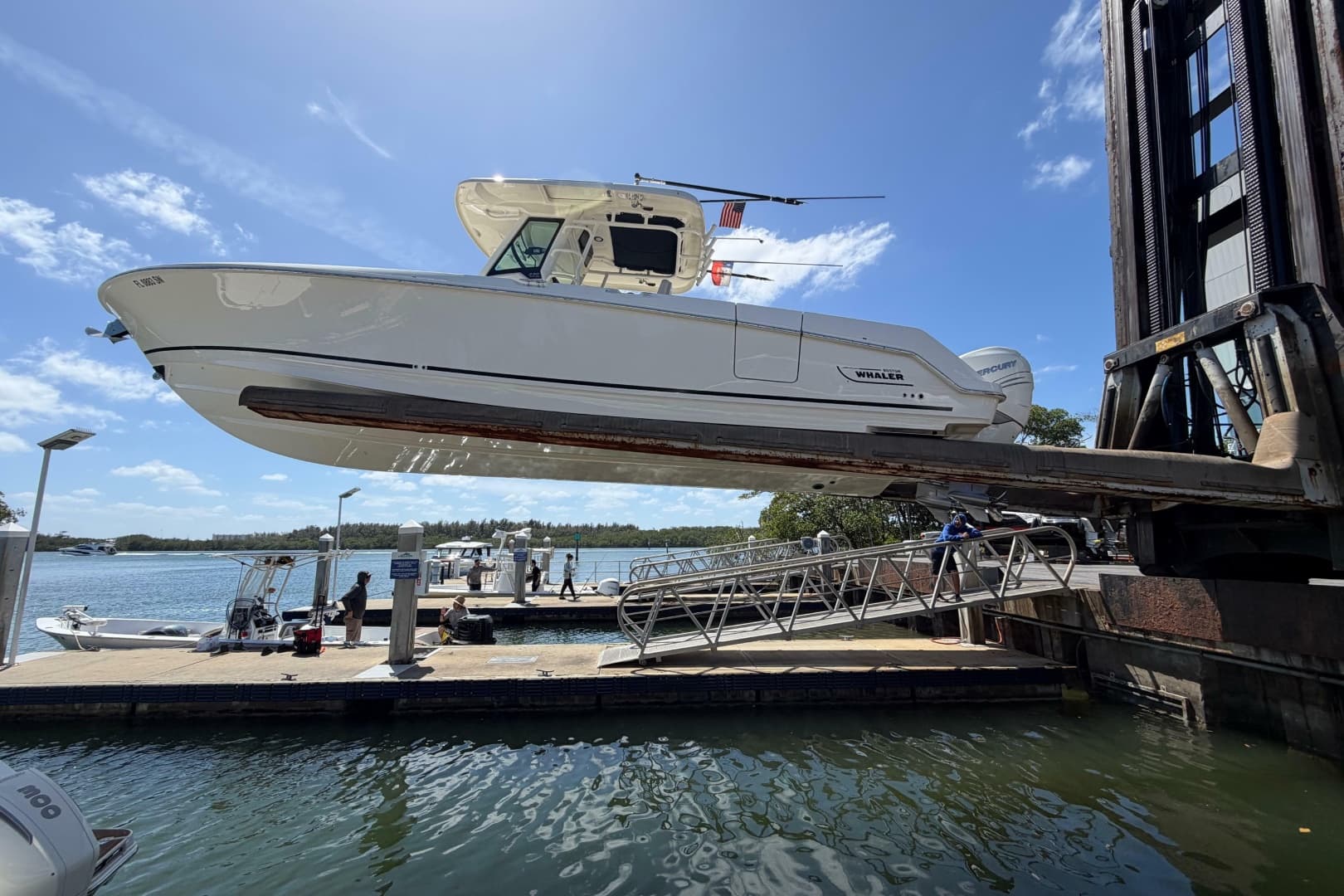2019 Boston Whaler 330 Outrage