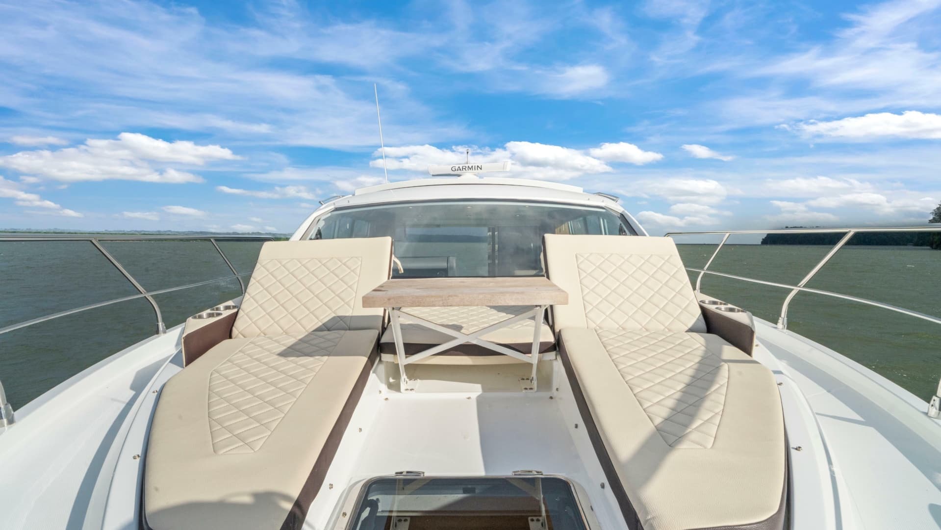 2019 Cruisers Yachts 42 Cantius