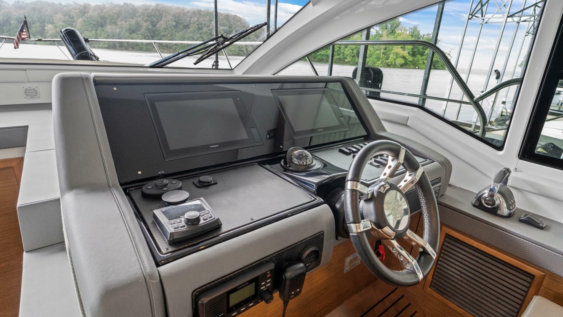 2019 Cruisers Yachts 42 Cantius