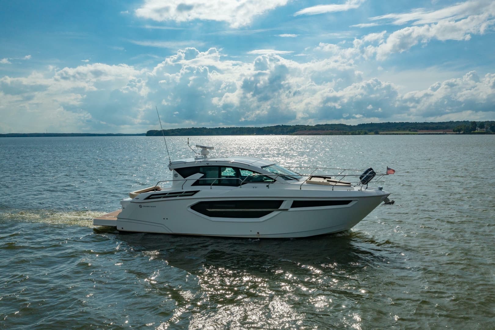 2019 Cruisers Yachts 42 Cantius