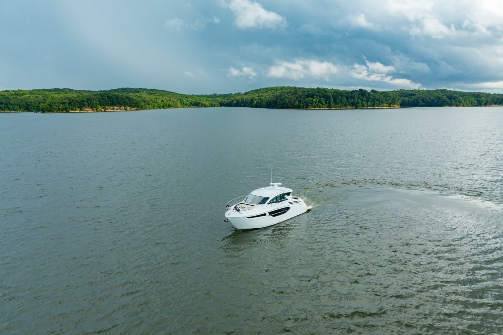 2019 Cruisers Yachts 42 Cantius