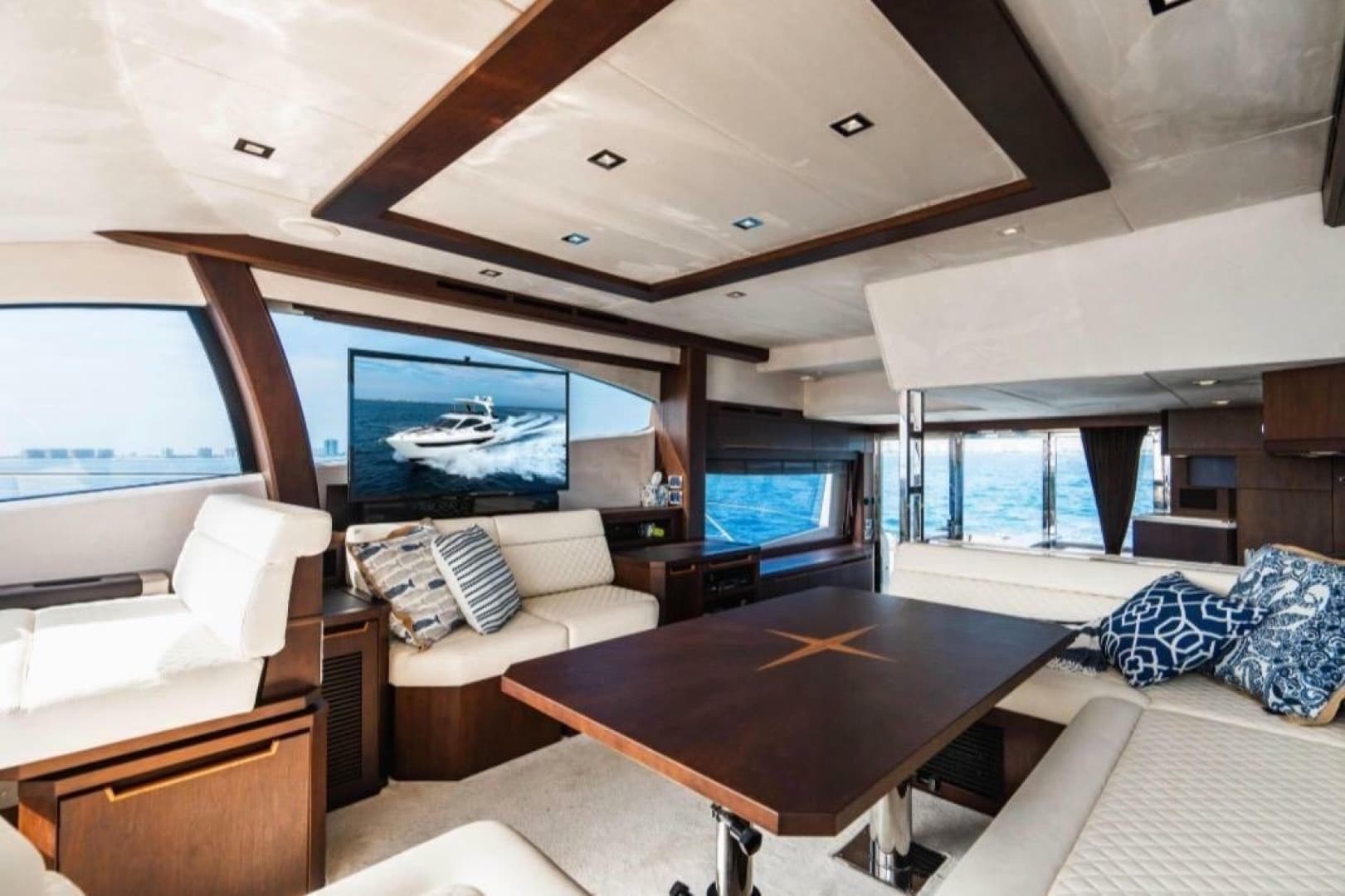 2019 Galeon 550 Fly