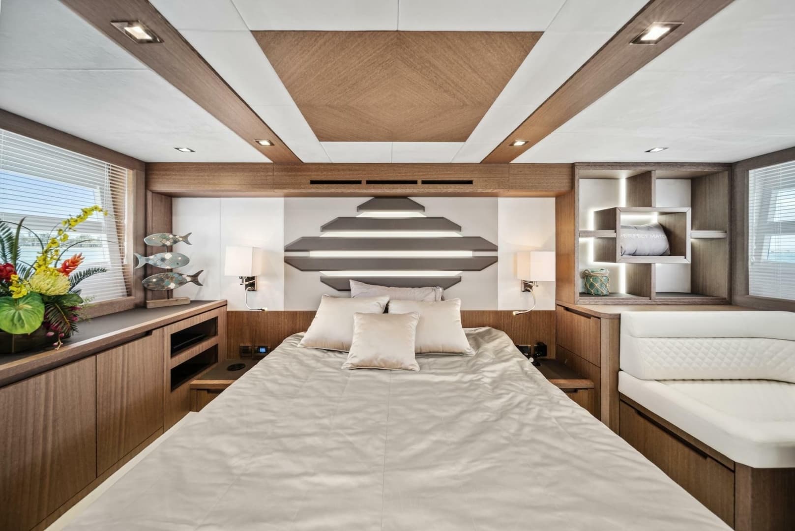 2019 Galeon 560 Sky