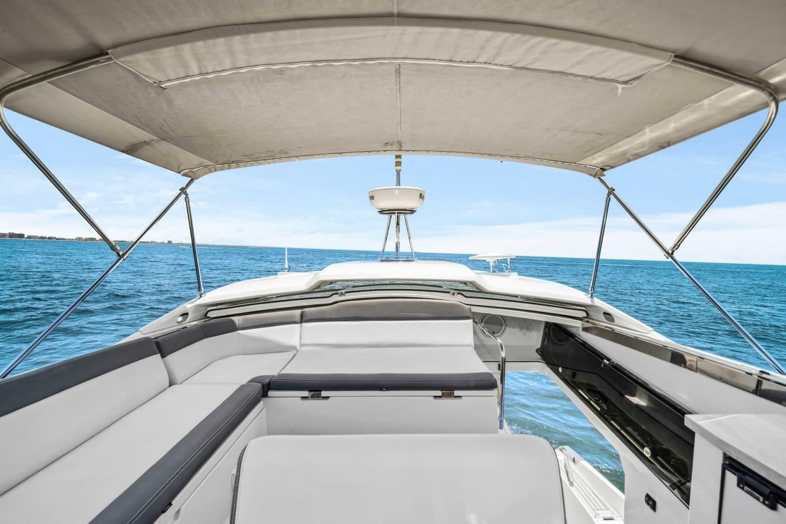 2019 Galeon 560 Sky