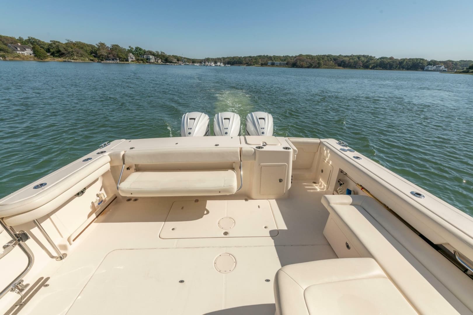 2019 Grady-White Freedom 375