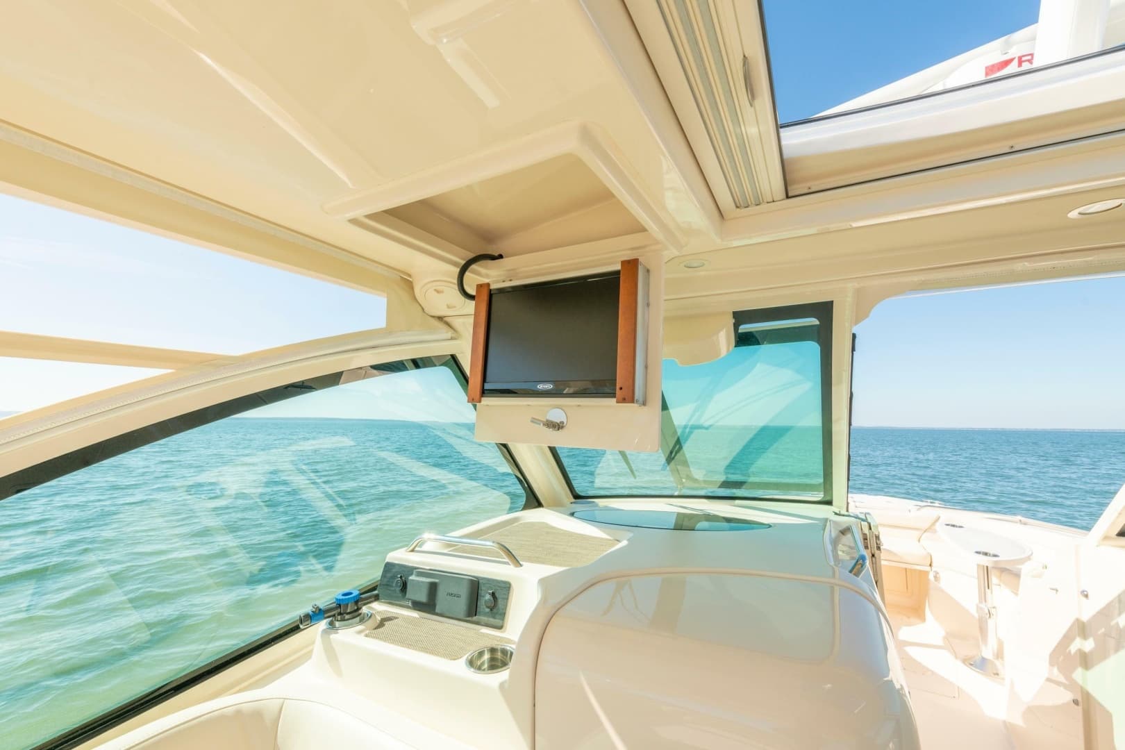 2019 Grady-White Freedom 375