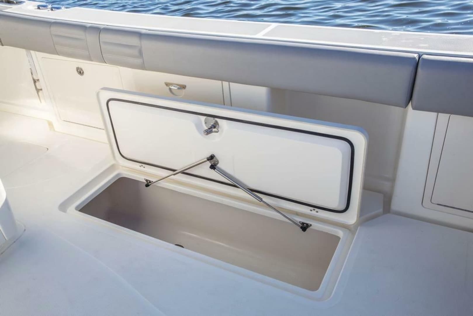 2019 Mako 414 Center Console