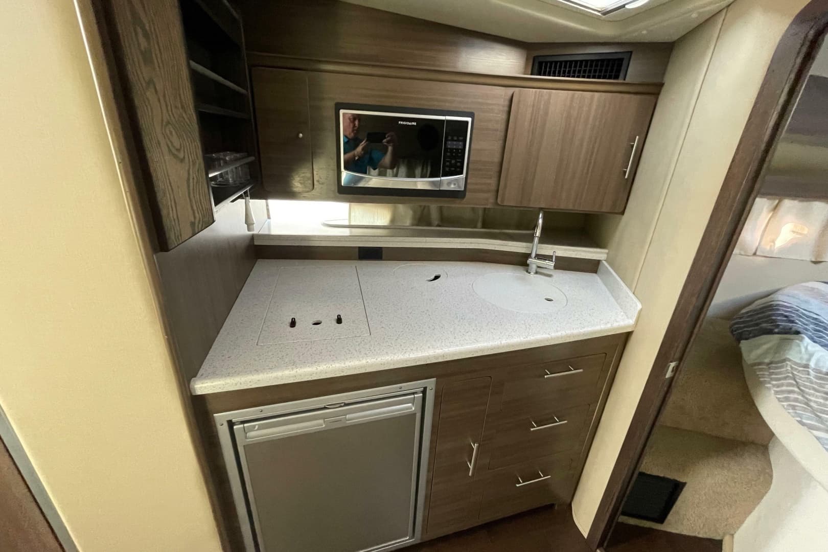 2019 Rinker EX 370