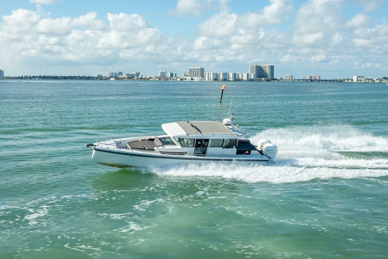 2018 Axopar 37 XC Cross Cabin