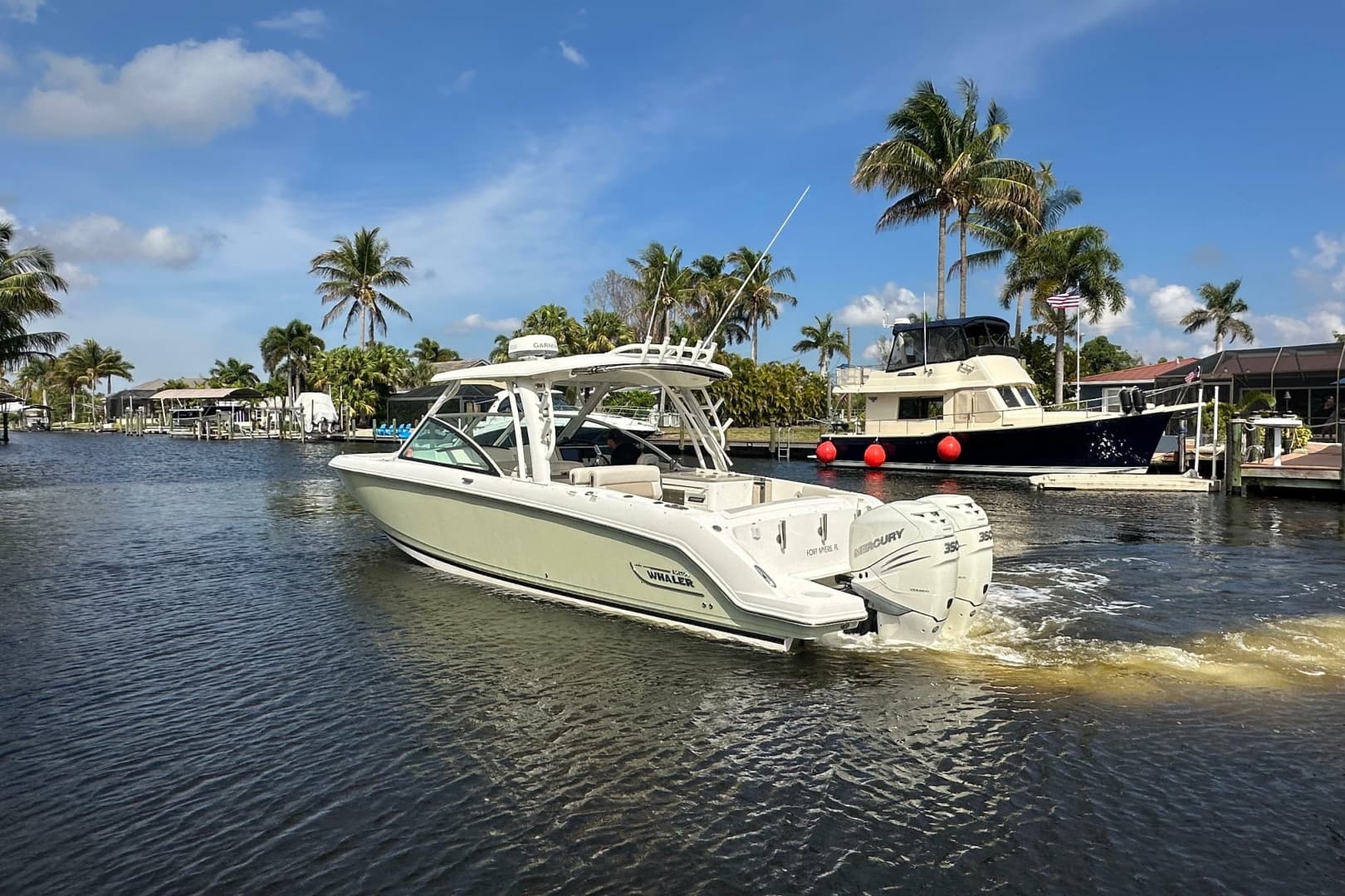 2018 Boston Whaler 320 Vantage
