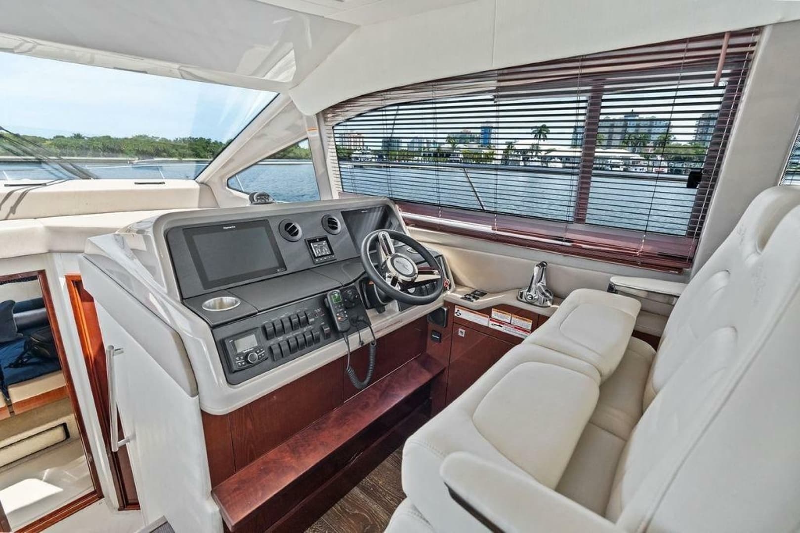 2018 Sea Ray Fly 460