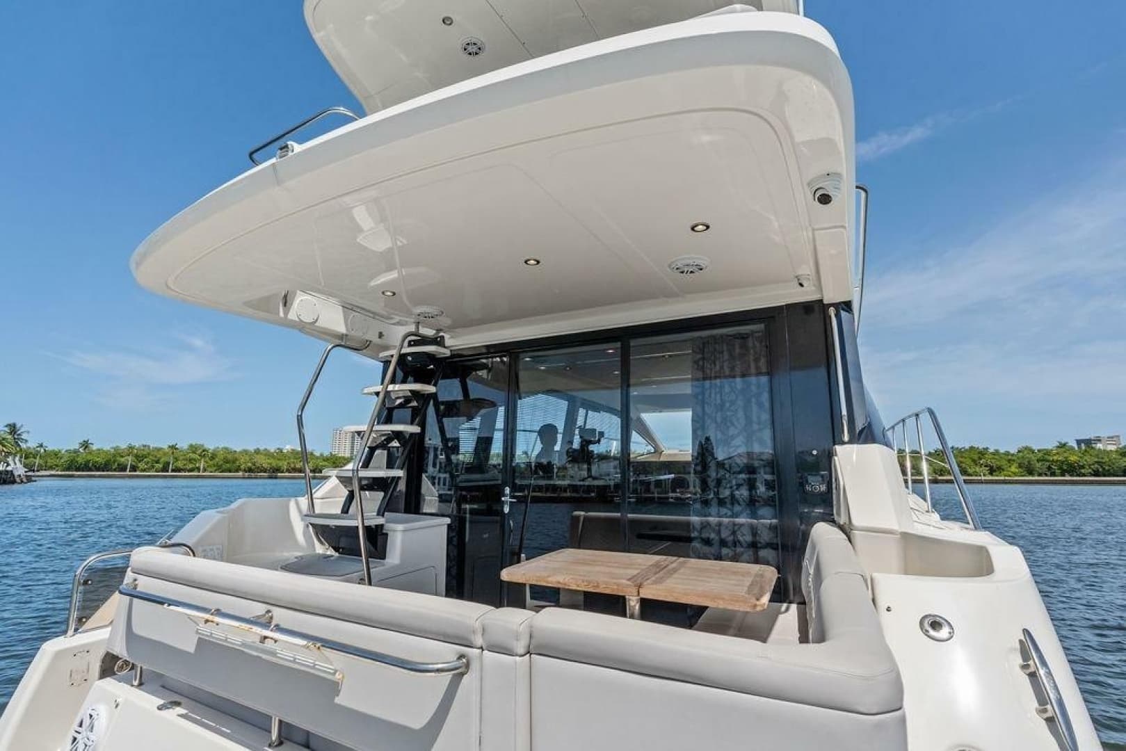 2018 Sea Ray Fly 460
