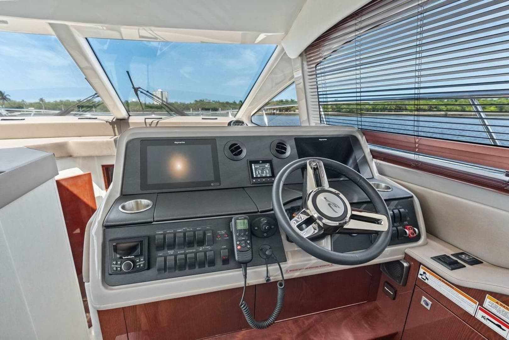 2018 Sea Ray Fly 460