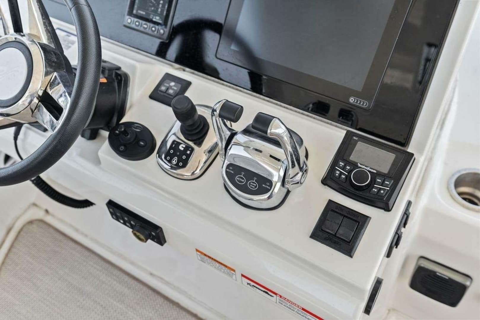 2018 Sea Ray Fly 460