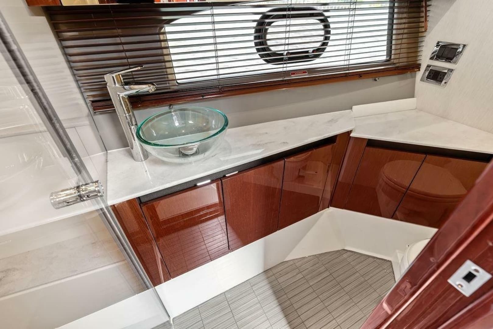 2018 Sea Ray Fly 460
