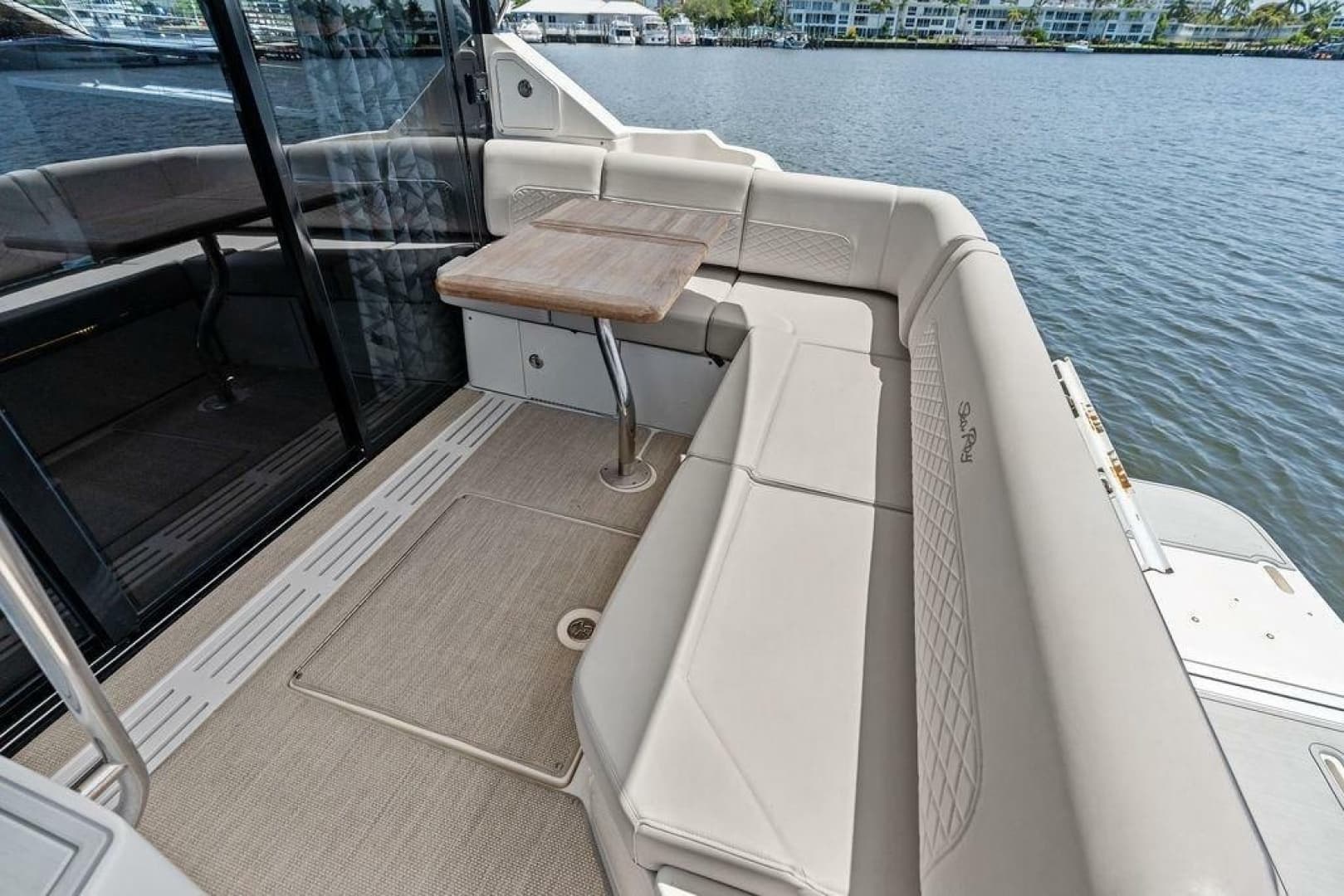 2018 Sea Ray Fly 460